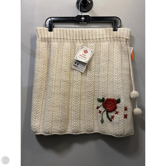 Skirt Mini & Short By  LOST HORIZONS  In Cream & Red, Size: 8