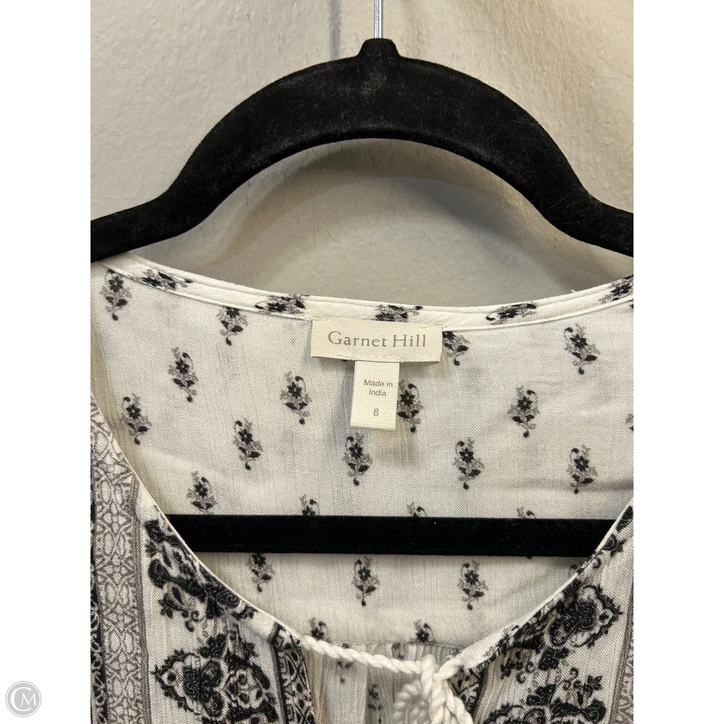 Top Long Sleeve By Garnet Hill In Grey & White, Size: M