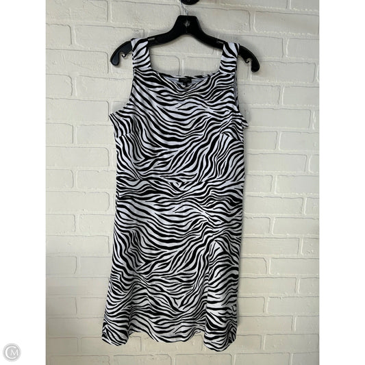 Dress Casual Short By Talbots In Black & White, Size: Mp