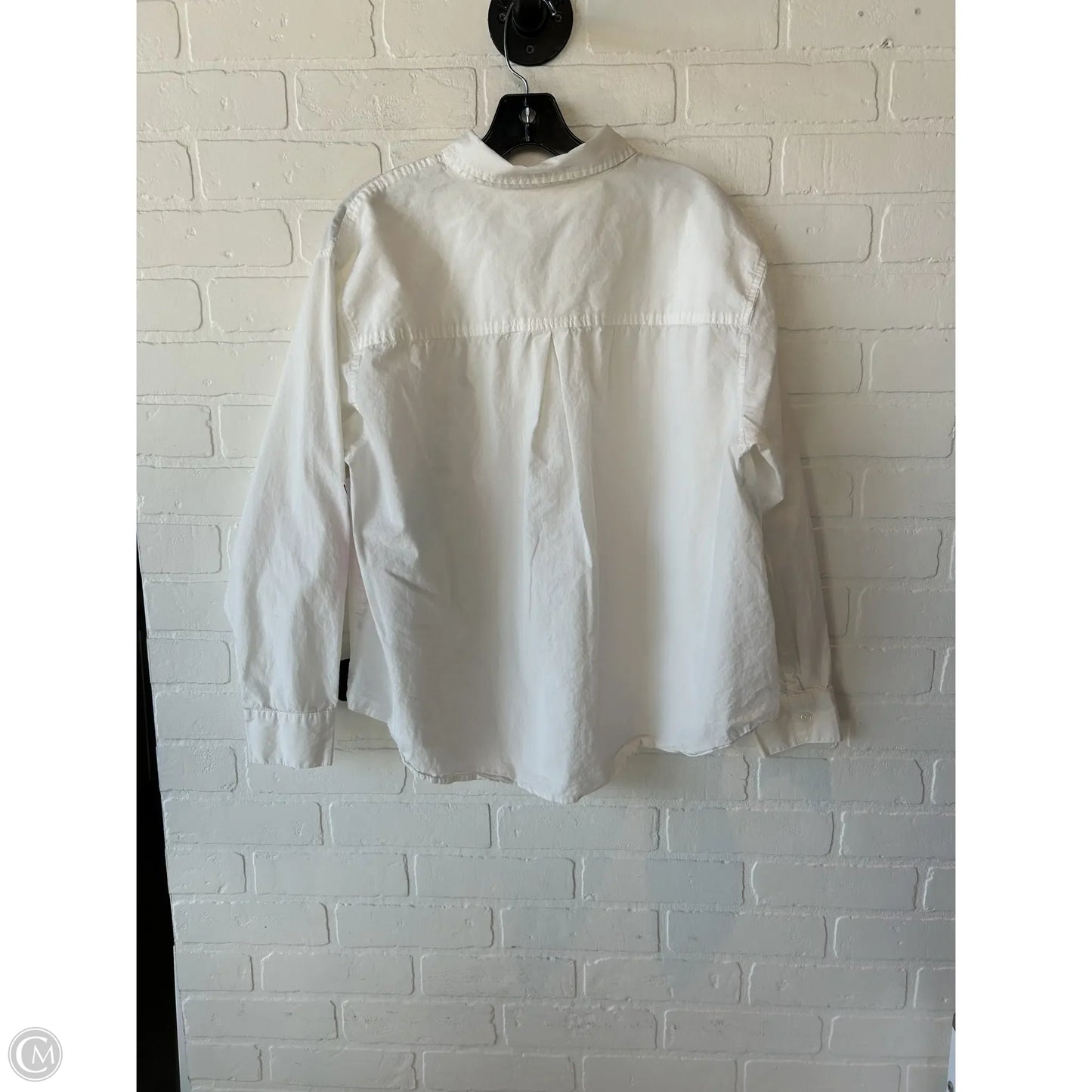 Top Long Sleeve By Maurices In White, Size: L