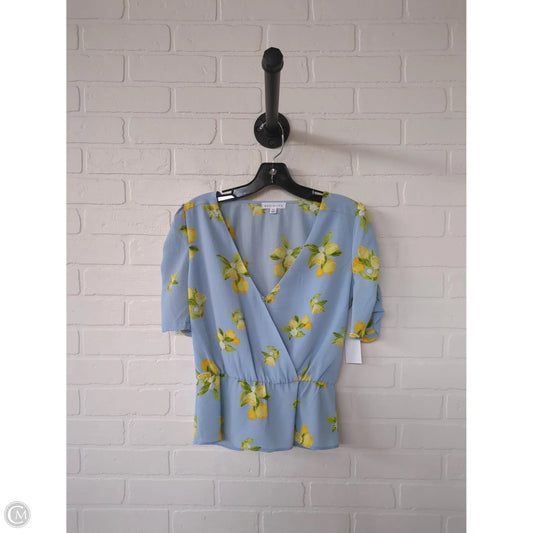 Top Short Sleeve By Socialite In Blue & Yellow, Size: Xs