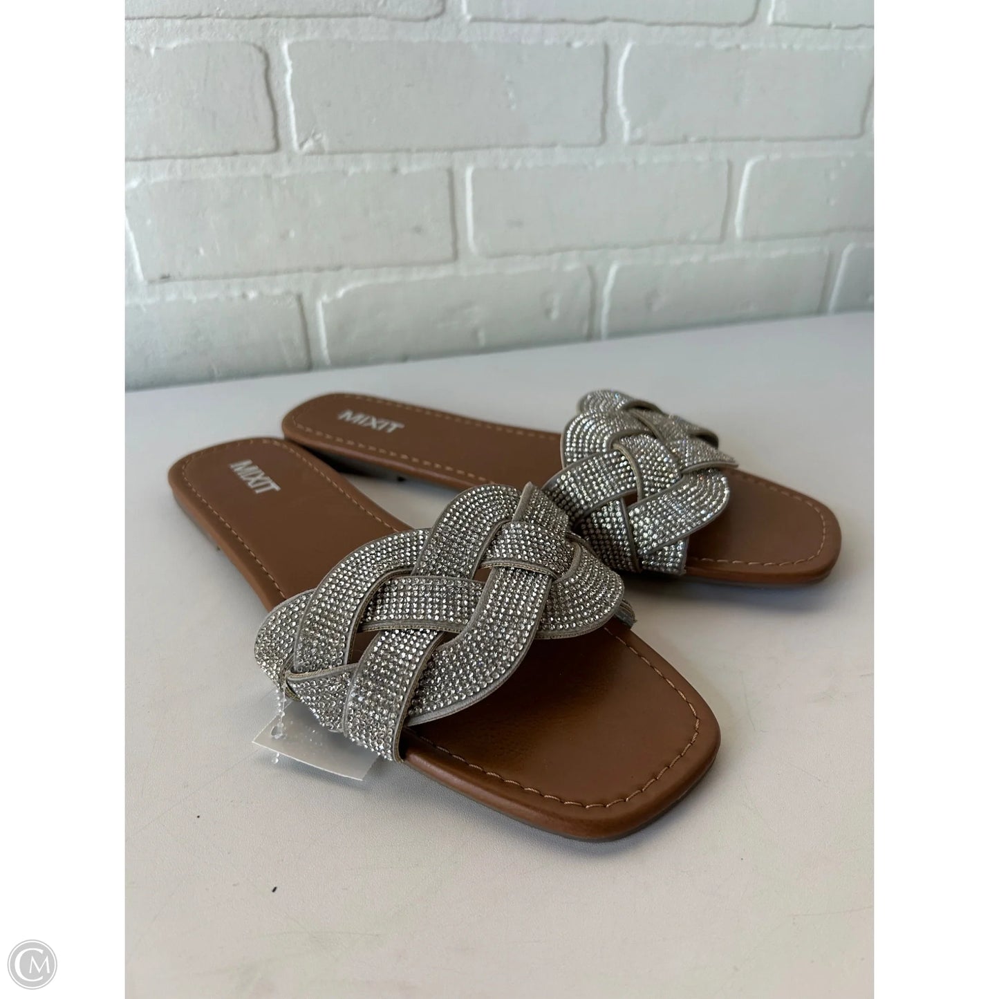 Sandals Flats By Mix It In Silver & Tan, Size: 8.5