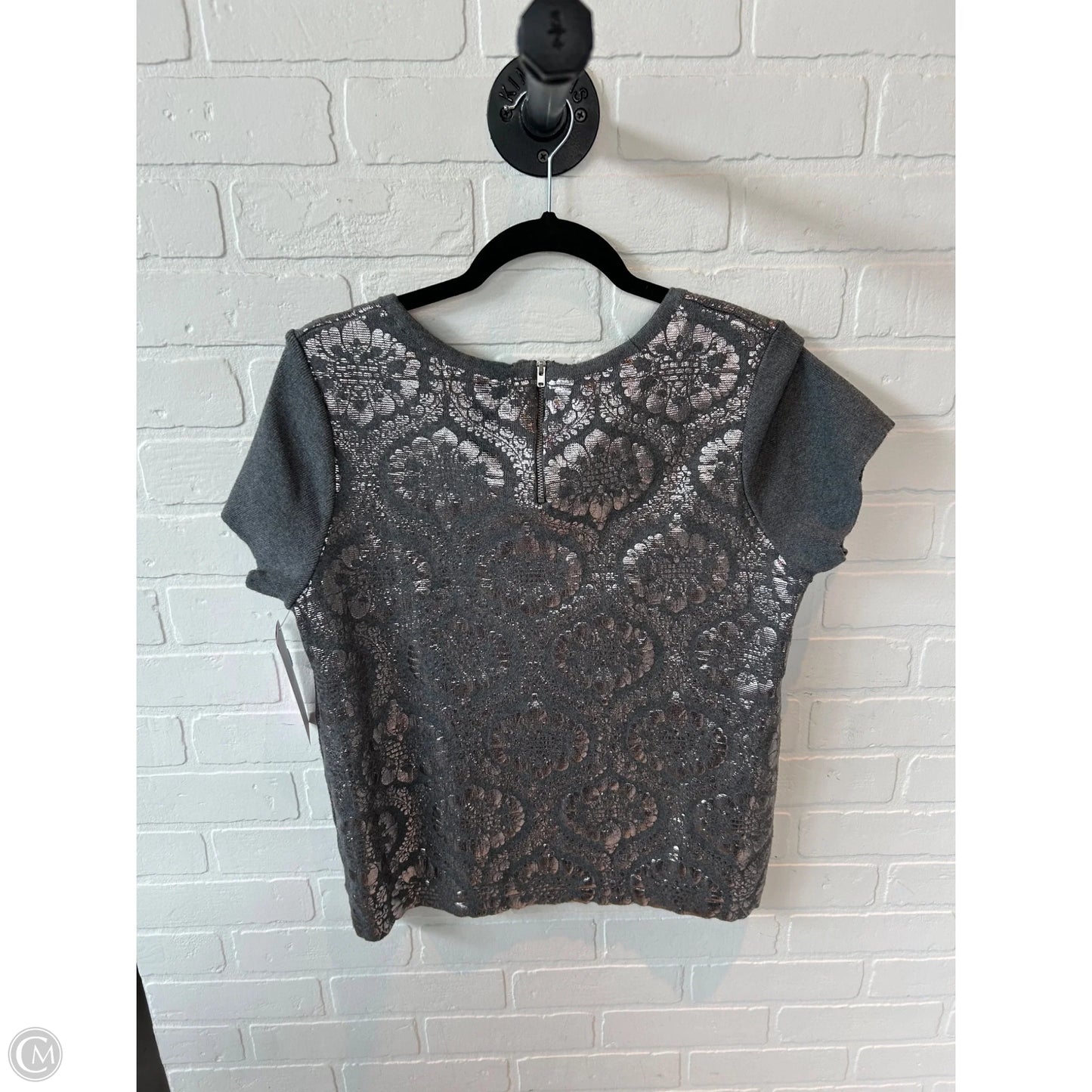 Sweater Short Sleeve By Moth In Grey & Silver, Size: M