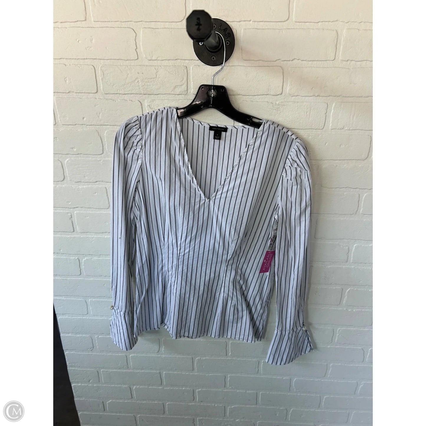 Top Long Sleeve By Ann Taylor In Grey & White, Size: Xs