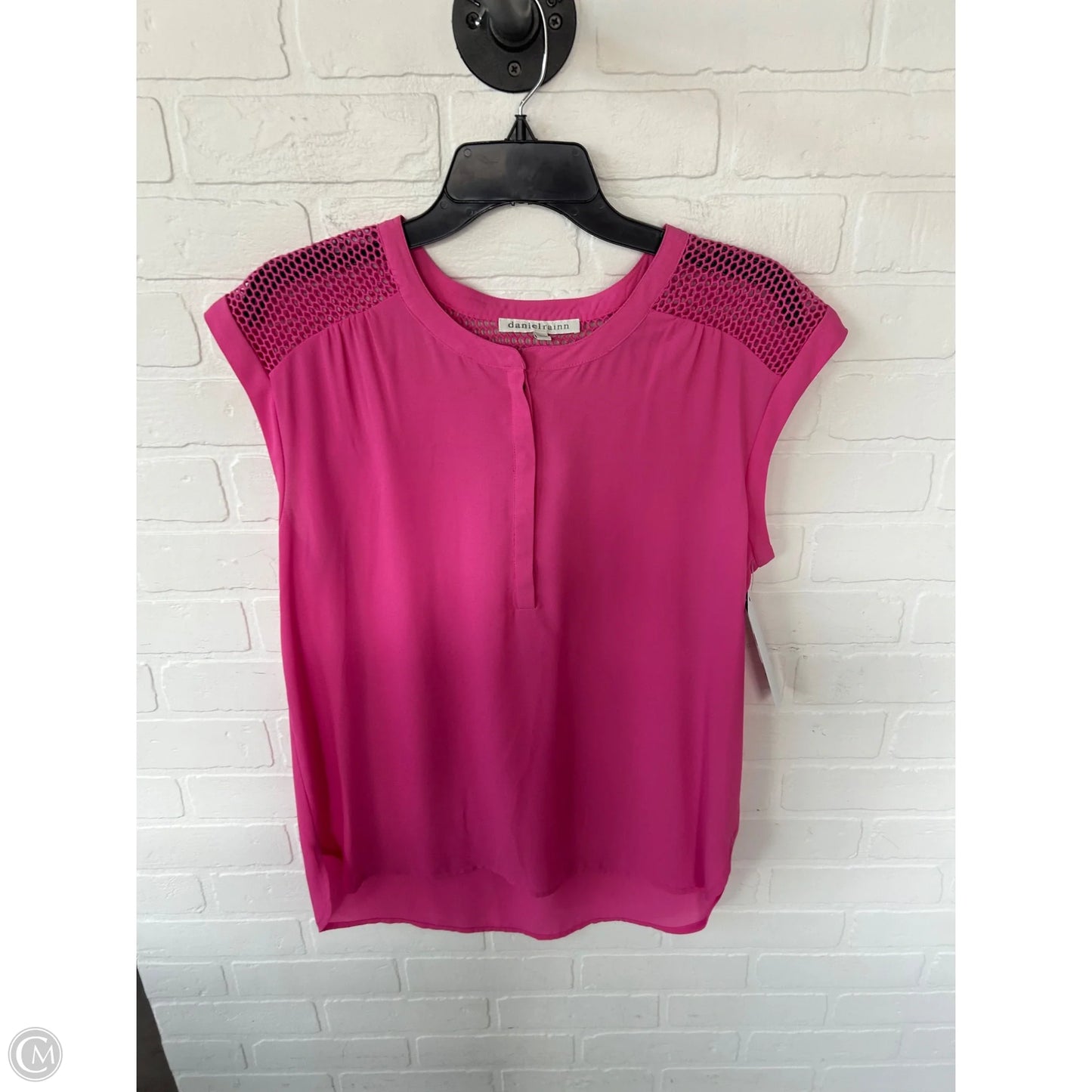 Top Sleeveless By Daniel Rainn In Pink, Size: M