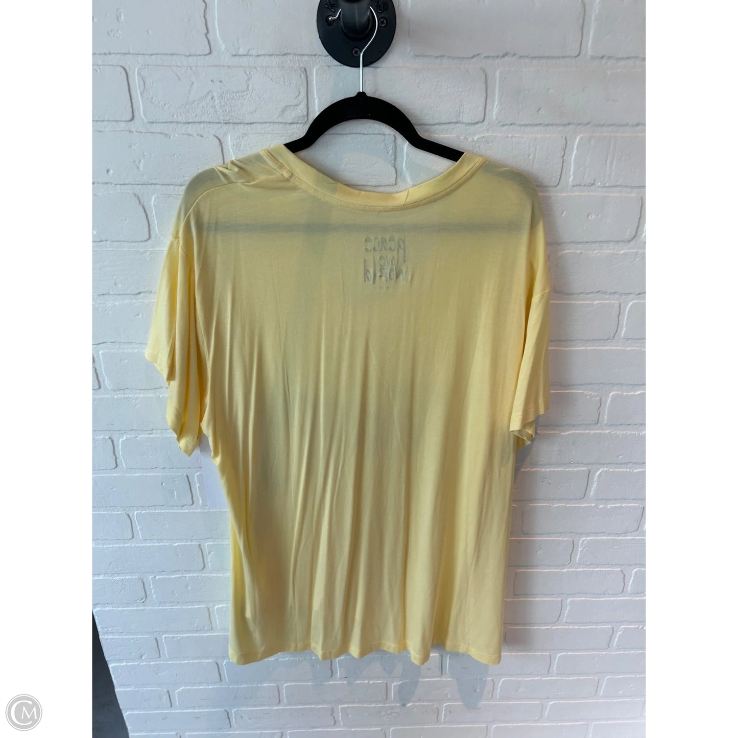 Top Short Sleeve Basic By Clothes Mentor In Yellow, Size: Xl