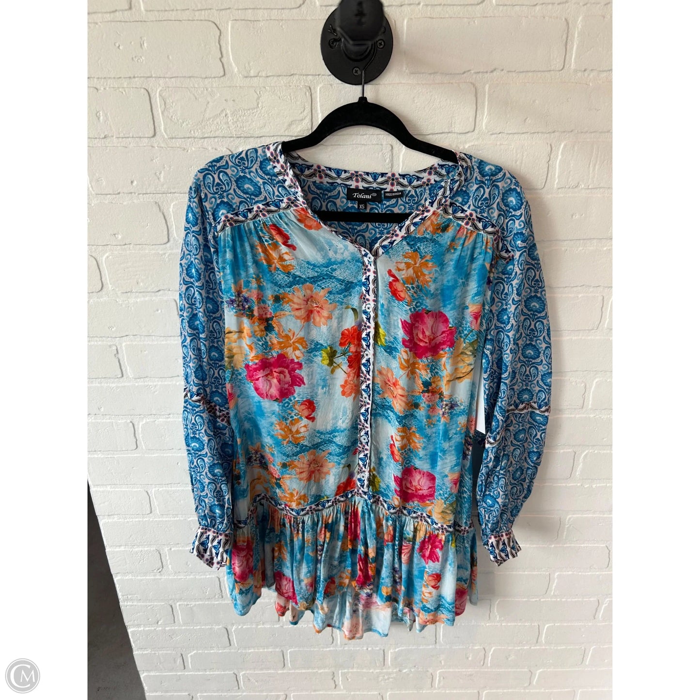 Top Long Sleeve By Tolani In Blue & Orange, Size: Xs
