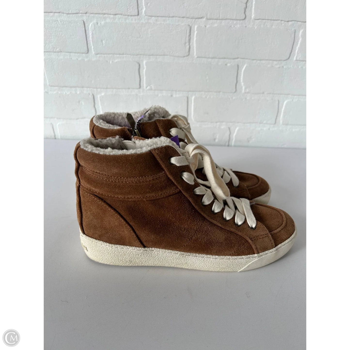 Shoes Sneakers By Sam Edelman In Tan & White, Size: 7