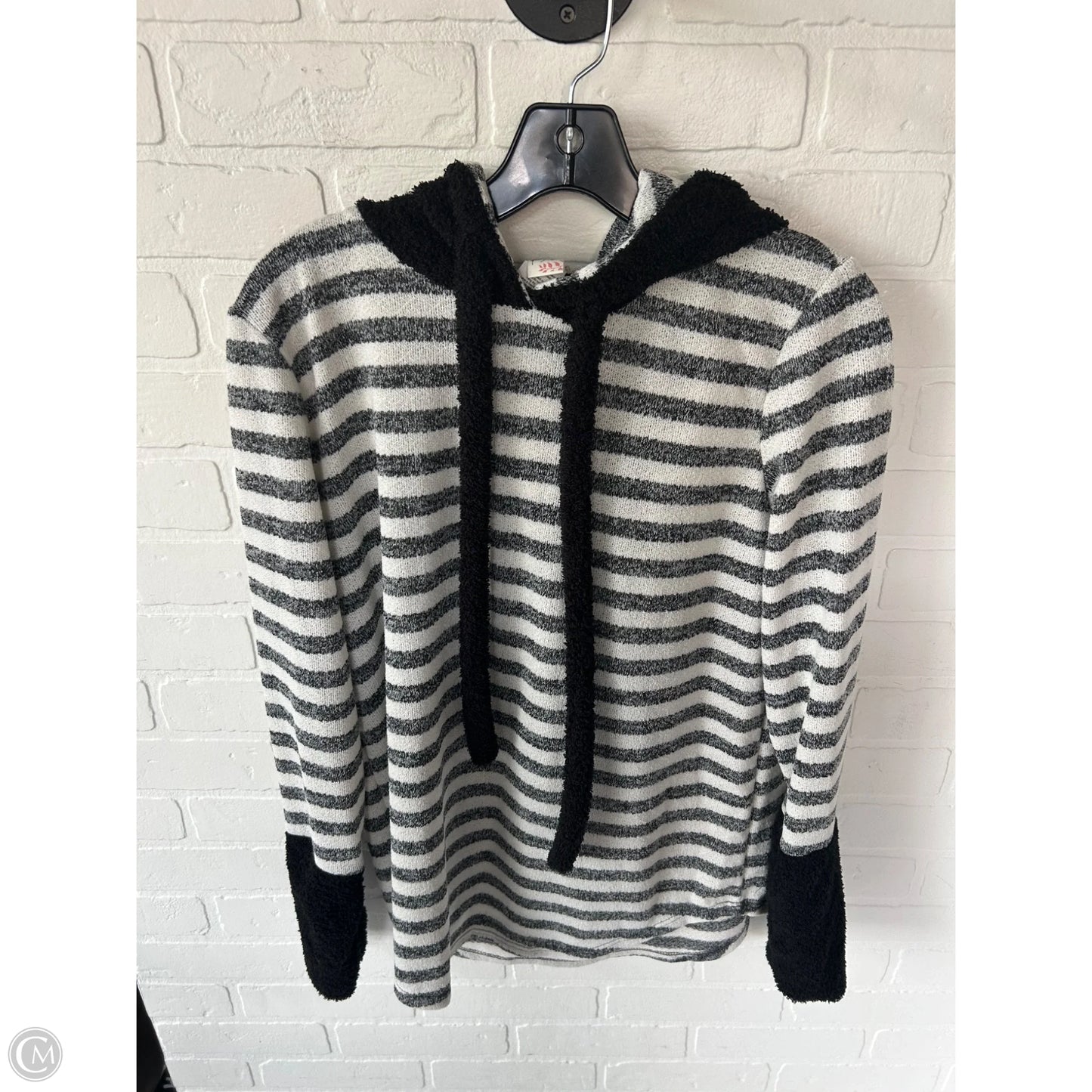Top Long Sleeve By 7th Ray In Black & Cream, Size: L