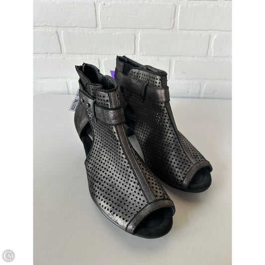 Sandals Heels Block By Earth In Grey, Size: 8.5