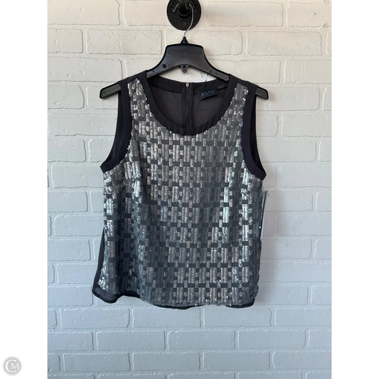 Top Sleeveless By Astr In Grey, Size: L