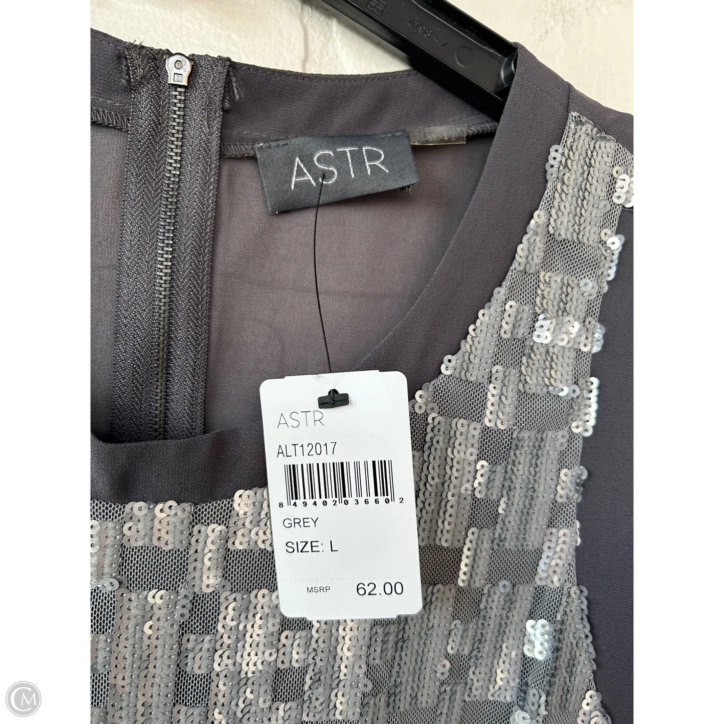 Top Sleeveless By Astr In Grey, Size: L