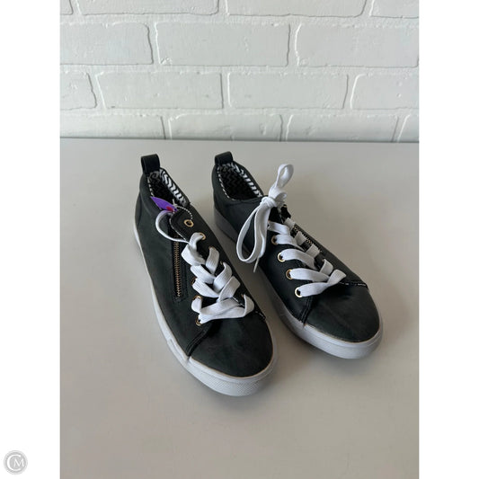 Shoes Sneakers By Clothes Mentor In Grey & White, Size: 8