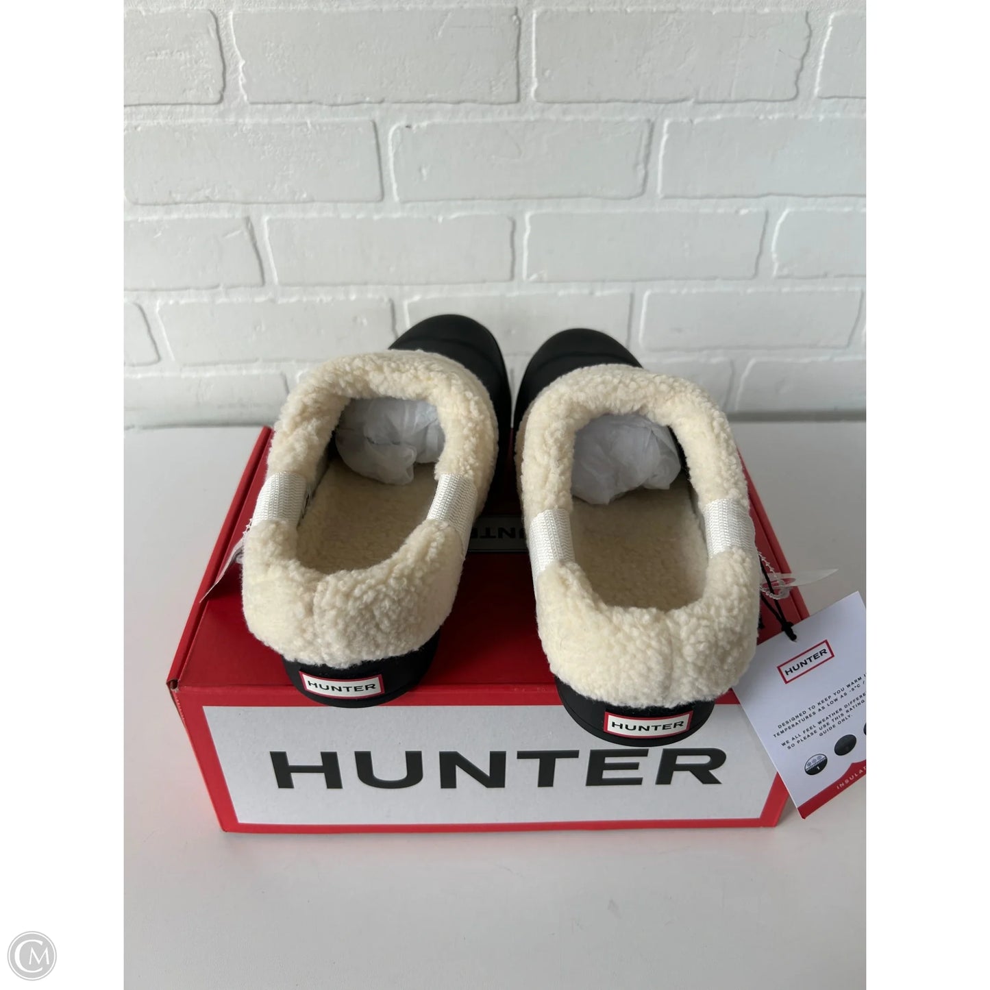 Shoes Flats By Hunter In Black & Cream, Size: 7