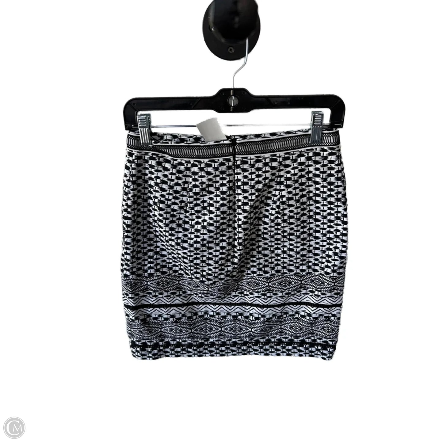 Skirt Mini & Short By White House Black Market In Black & White, Size: 0