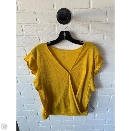 Top Short Sleeve By New York And Co In Yellow, Size: L