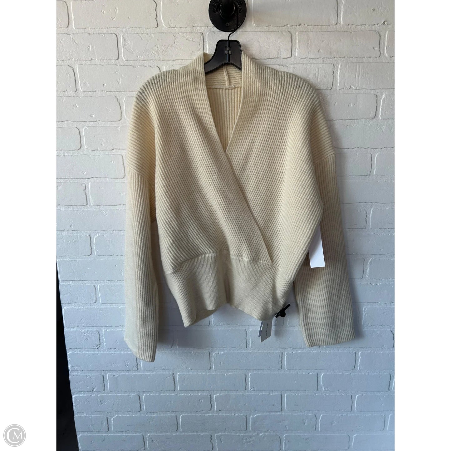 Sweater By Clothes Mentor In Cream, Size: L