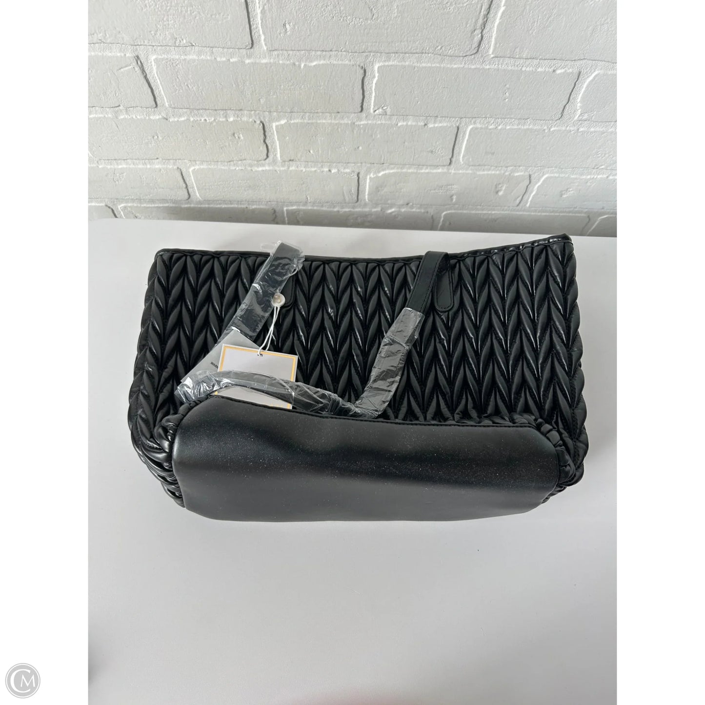 Tote By Clothes Mentor, Size: Medium