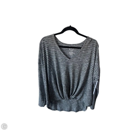 Top Long Sleeve By Maurices In Grey & Silver, Size: Xl