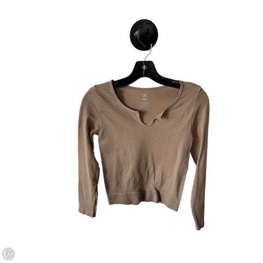 Top Long Sleeve Basic By Clothes Mentor In Tan, Size: M