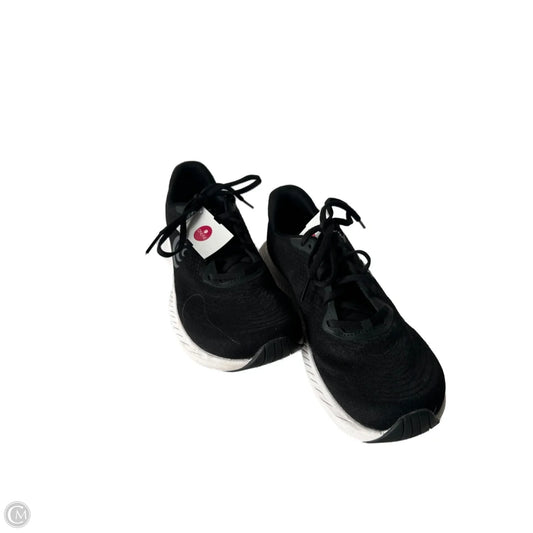 Shoes Athletic By Clothes Mentor In Black & White, Size: 8.5