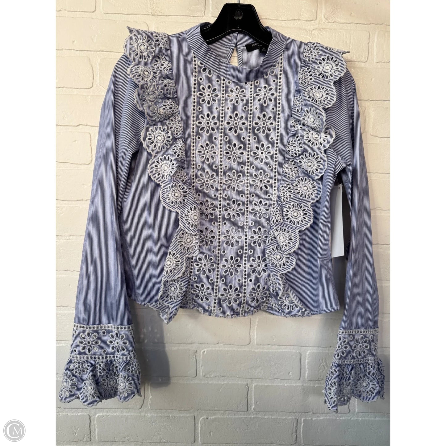 Top Long Sleeve By Romeo And Juliet In Blue & White, Size: M