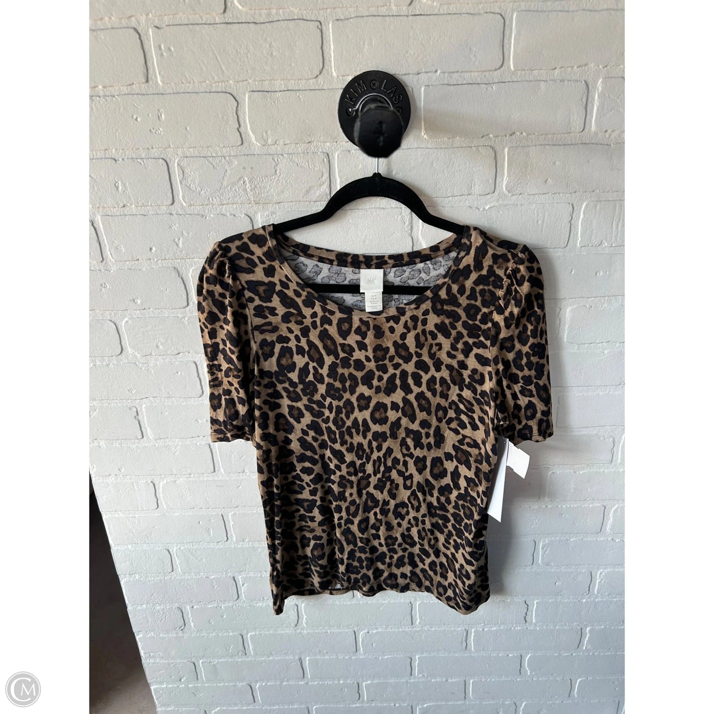 Top Short Sleeve Basic By H&m In Animal Print, Size: M