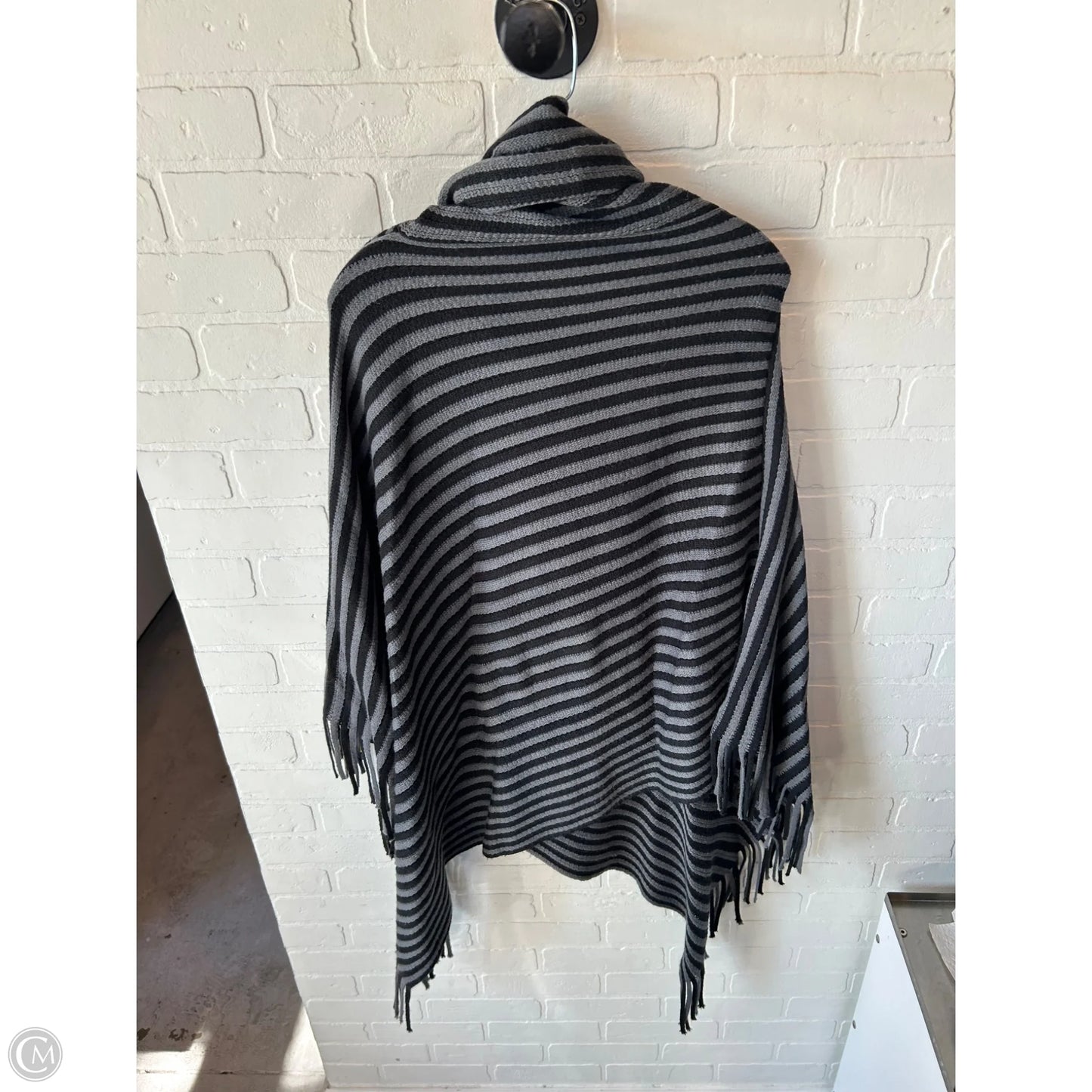 Poncho By Coco And Carmen In Black & Grey, Size: 0