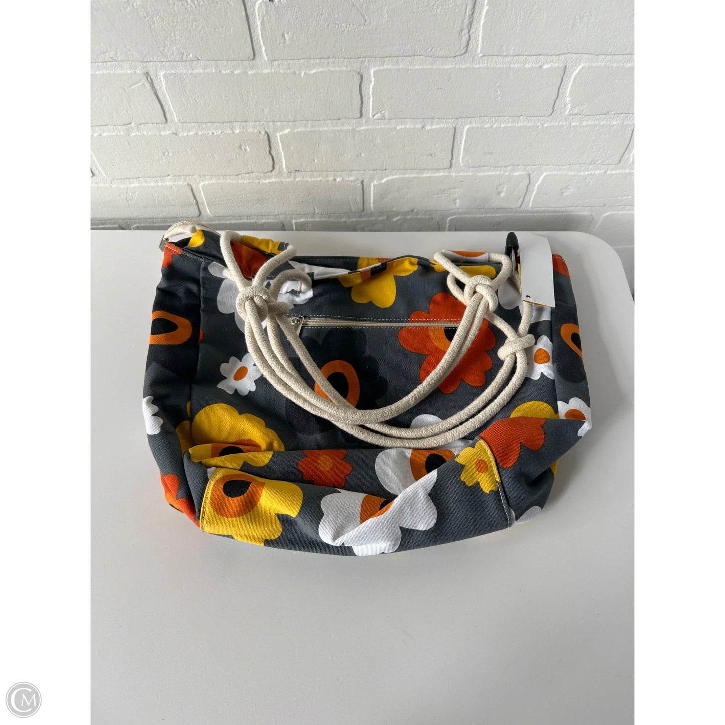 Tote By Clothes Mentor, Size: Medium