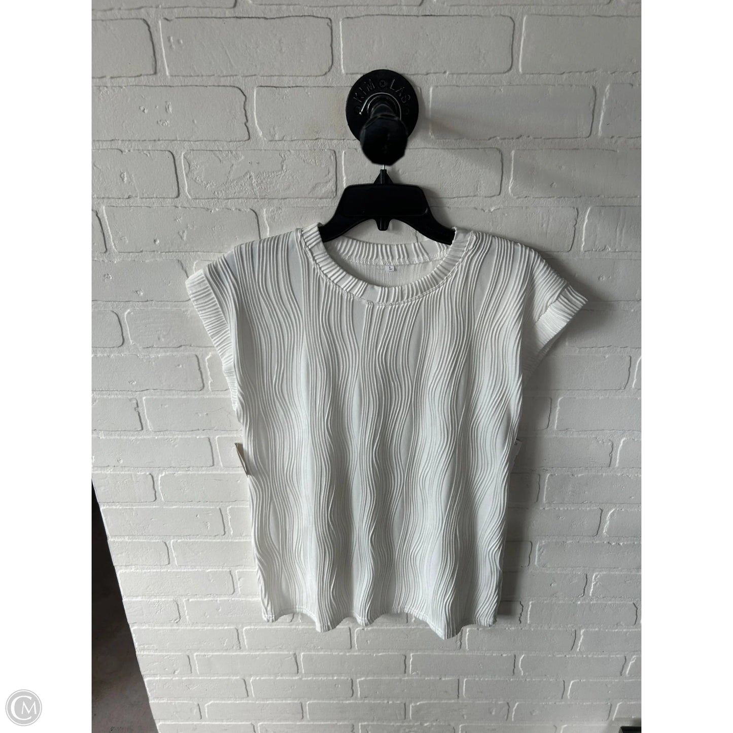 Top Short Sleeve By Cme In White, Size: L