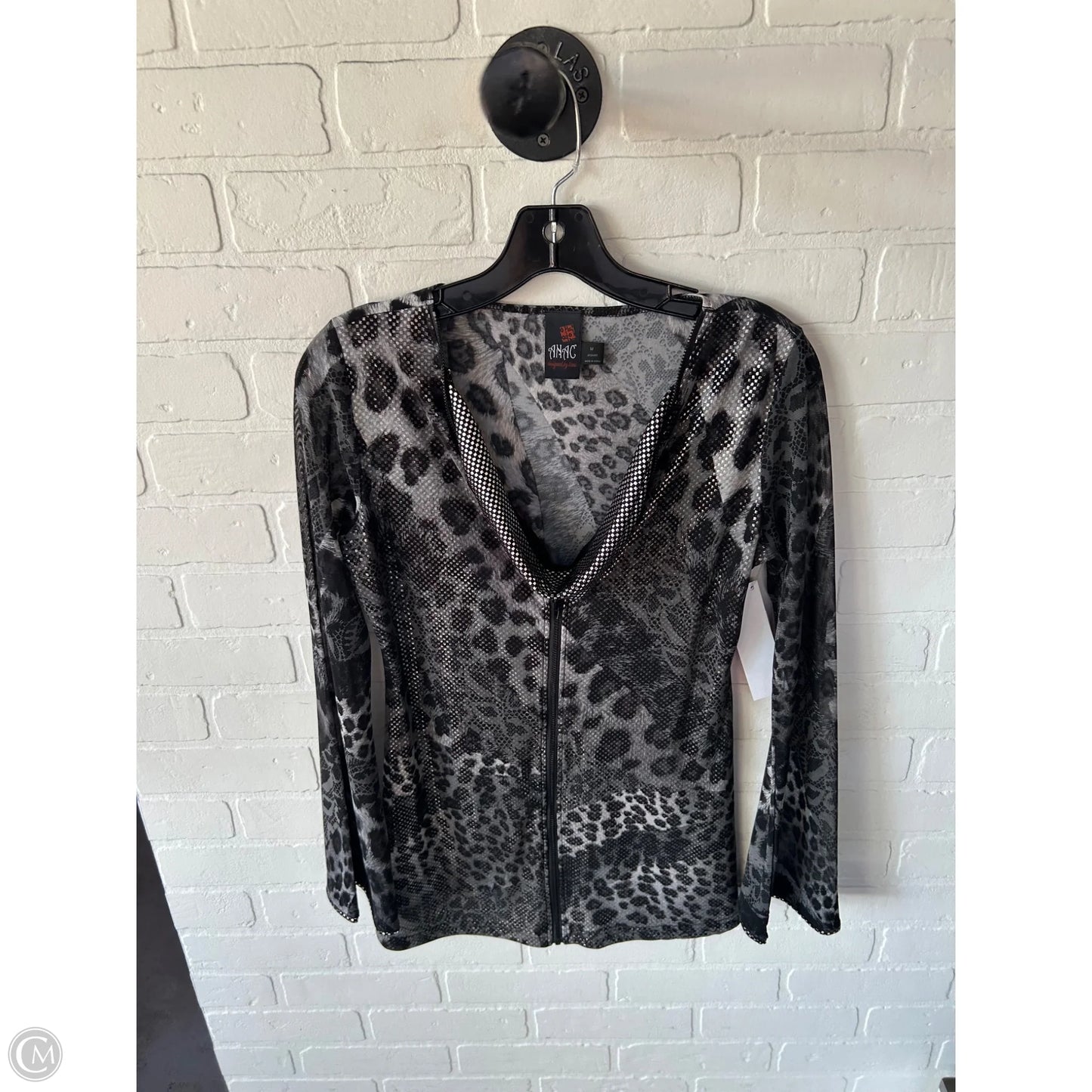 Top Long Sleeve By Clothes Mentor In Black & Grey, Size: M