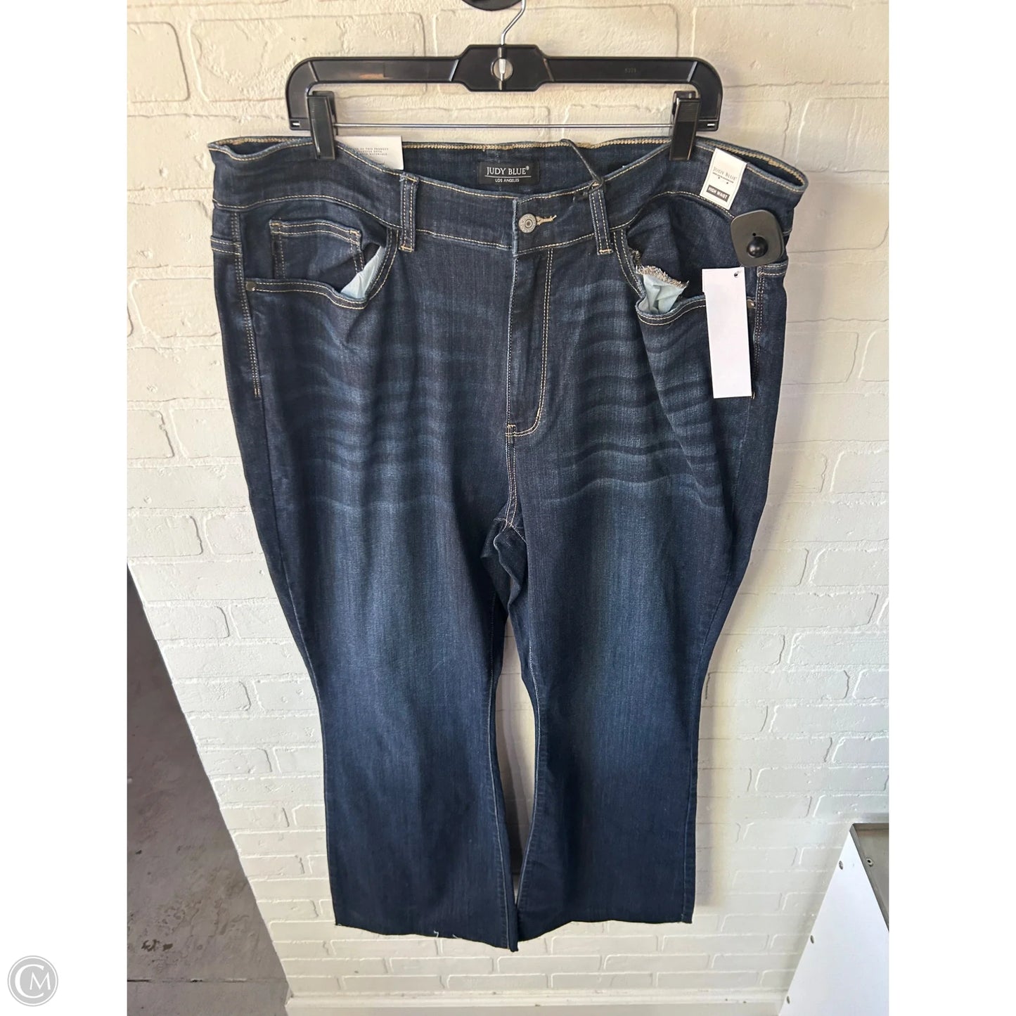 Jeans Flared By Judy Blue In Blue Denim, Size: 22