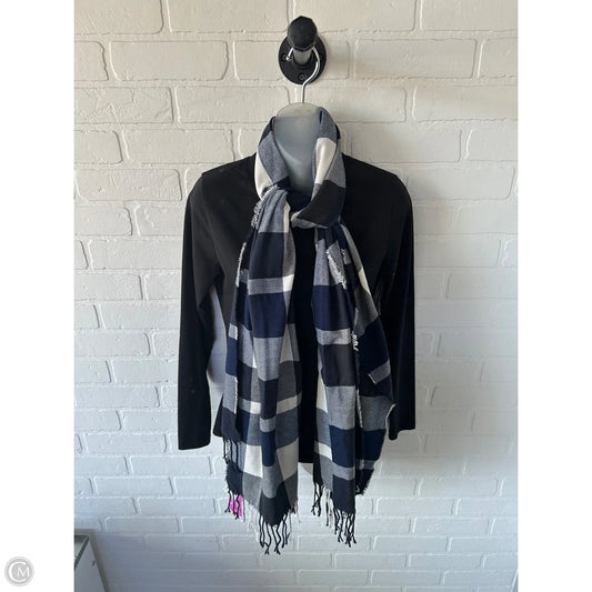 Scarf Winter By Clothes Mentor In Blue & White