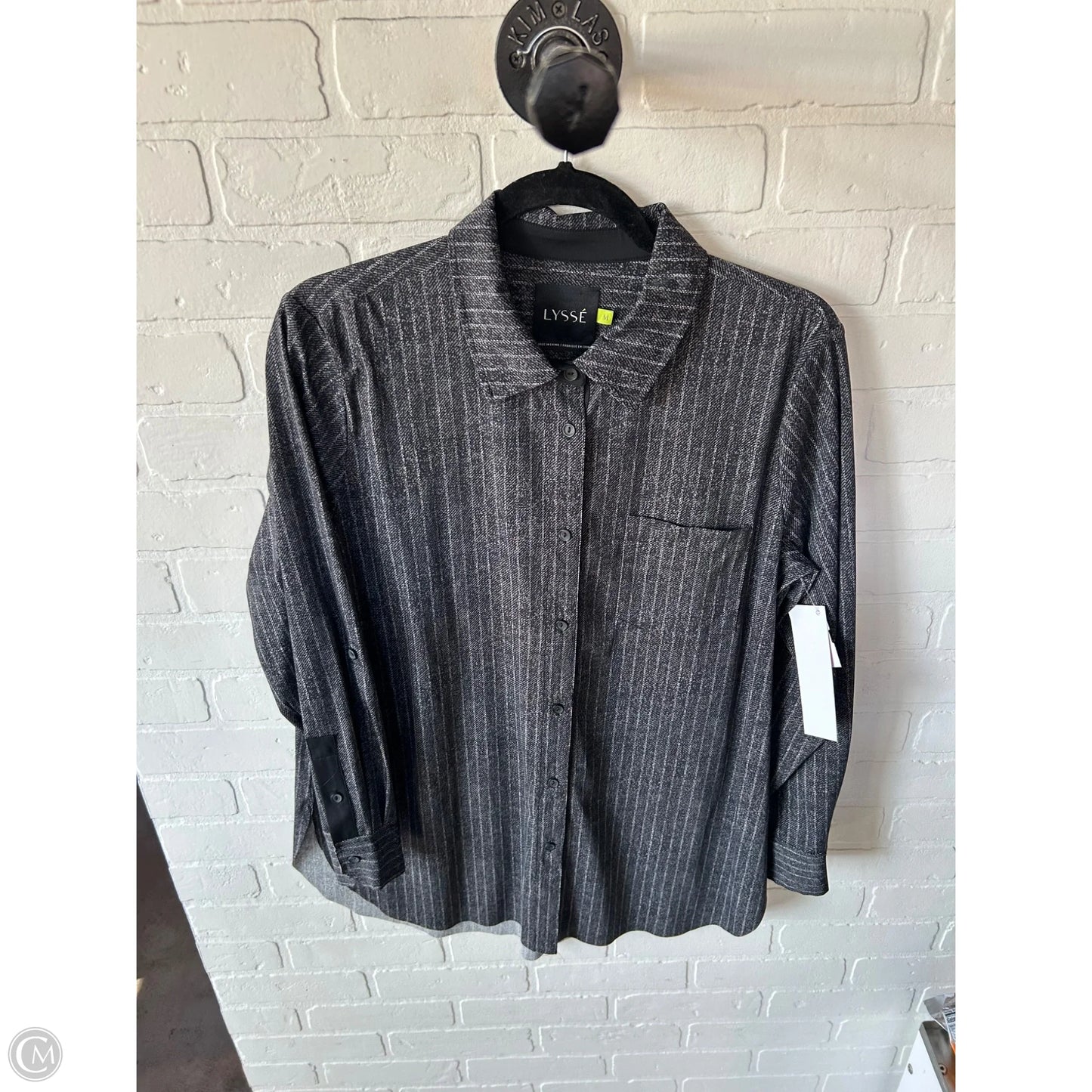 Top Long Sleeve By Lysse In Grey, Size: M