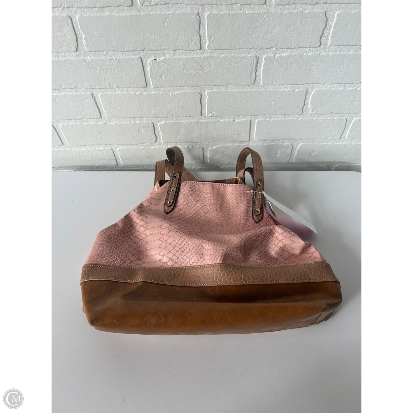 Handbag By Clothes Mentor, Size: Medium