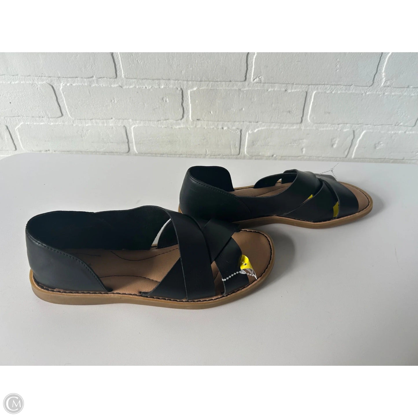 Sandals Flats By Boc In Black & Tan, Size: 9