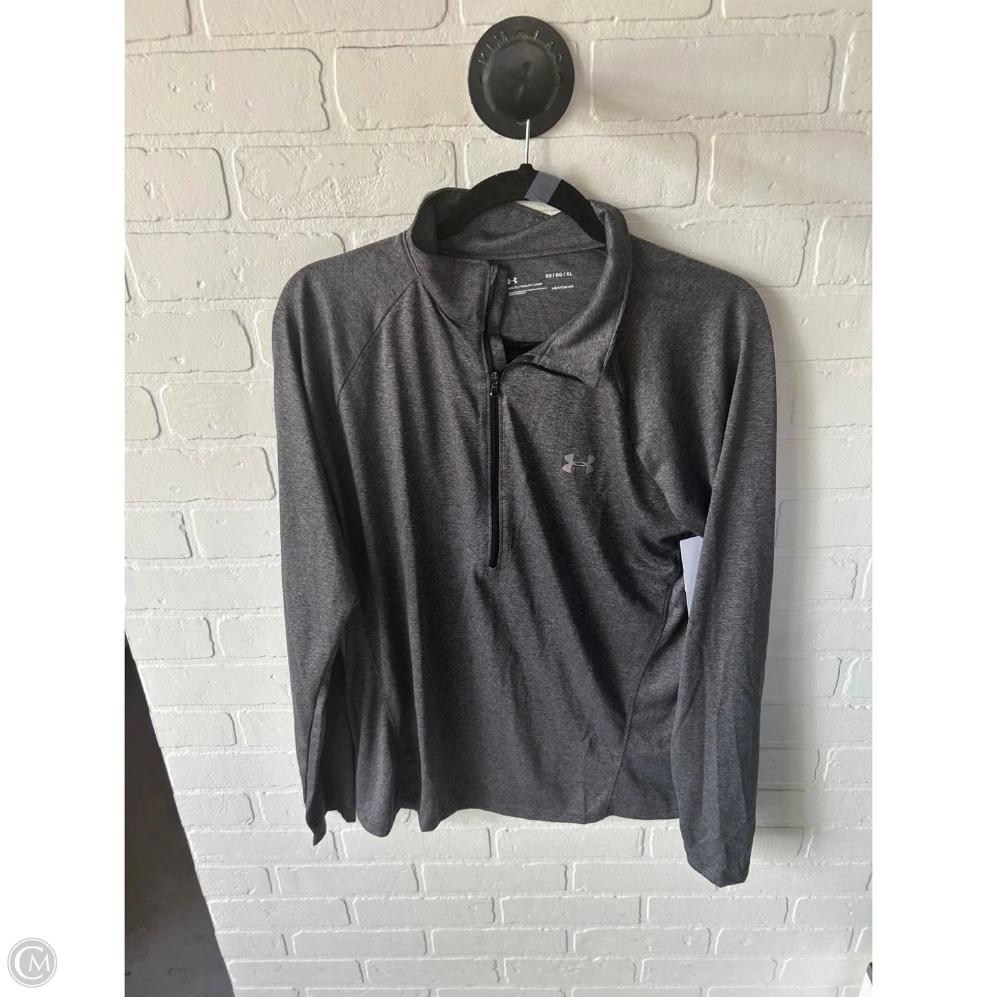 Athletic Top Long Sleeve Collar By Under Armour In Grey, Size: Xl