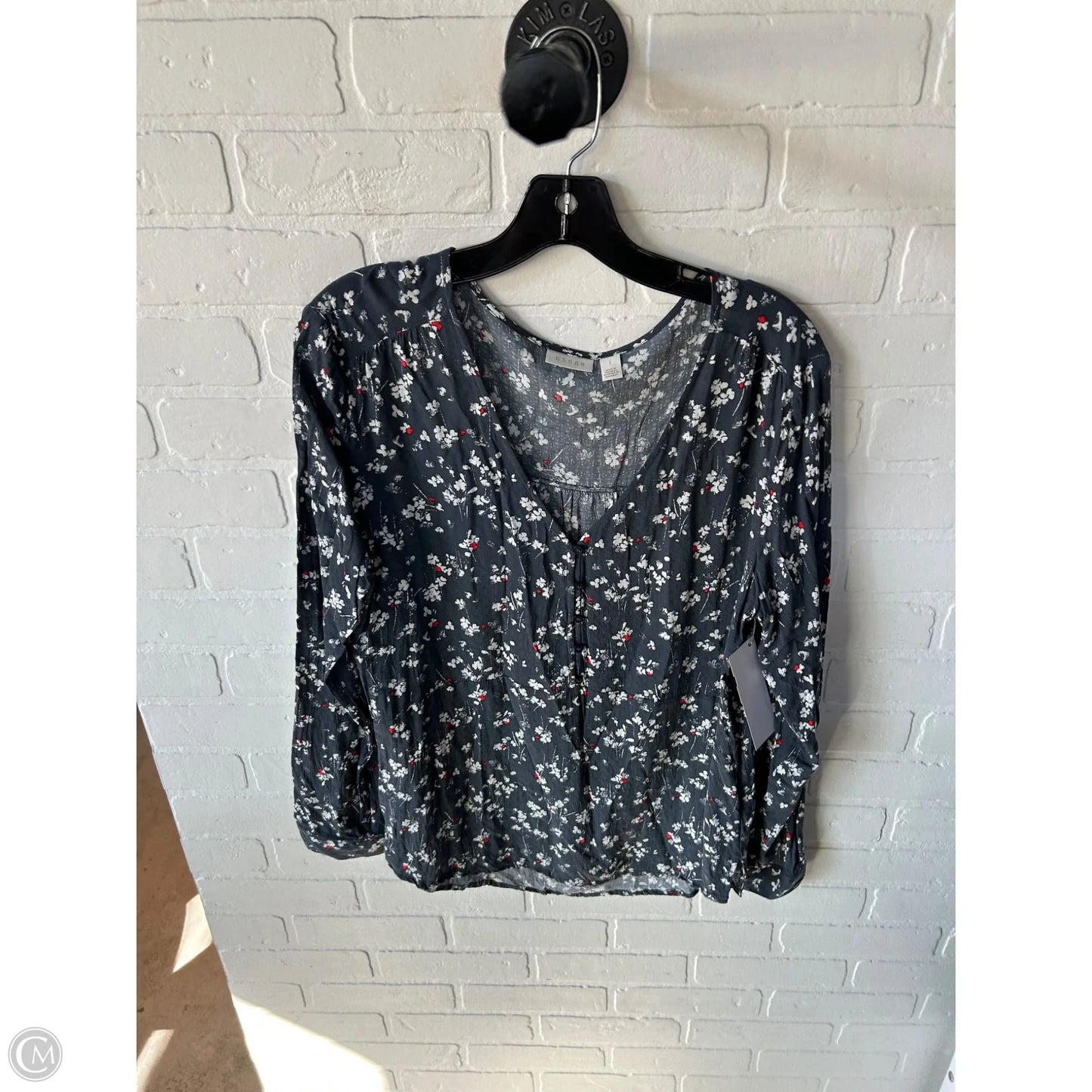 Top Long Sleeve By Hinge In Grey & White, Size: L