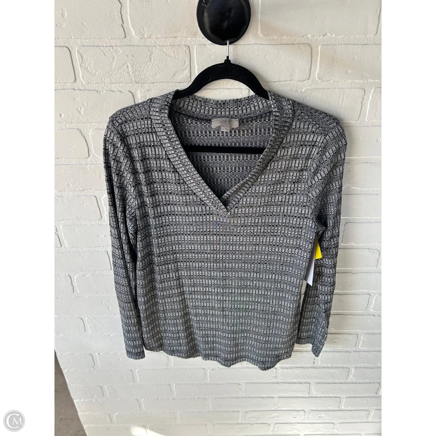 Top Long Sleeve By Loft In Grey, Size: M