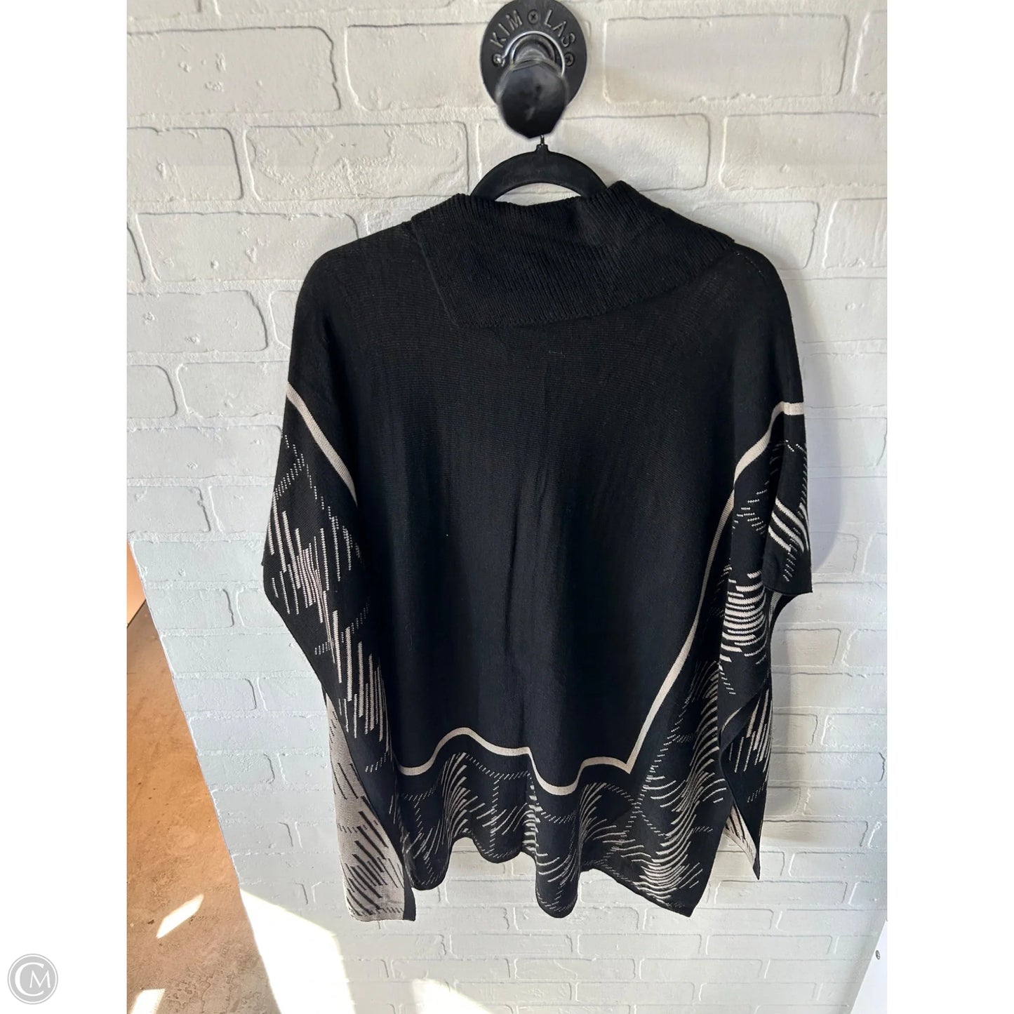 Poncho By White House Black Market In Black & Tan, Size: Xs