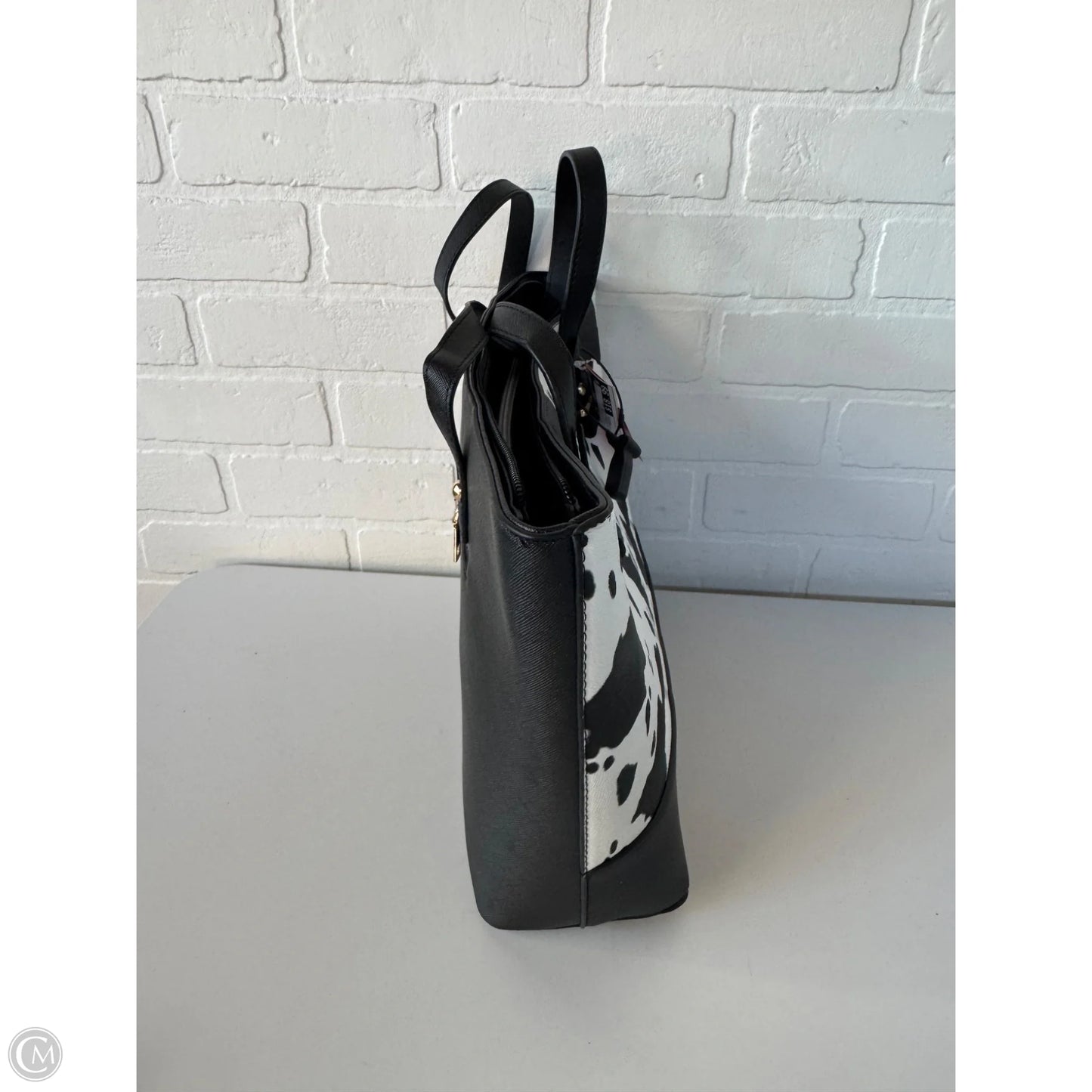 Tote By Clothes Mentor, Size: Medium