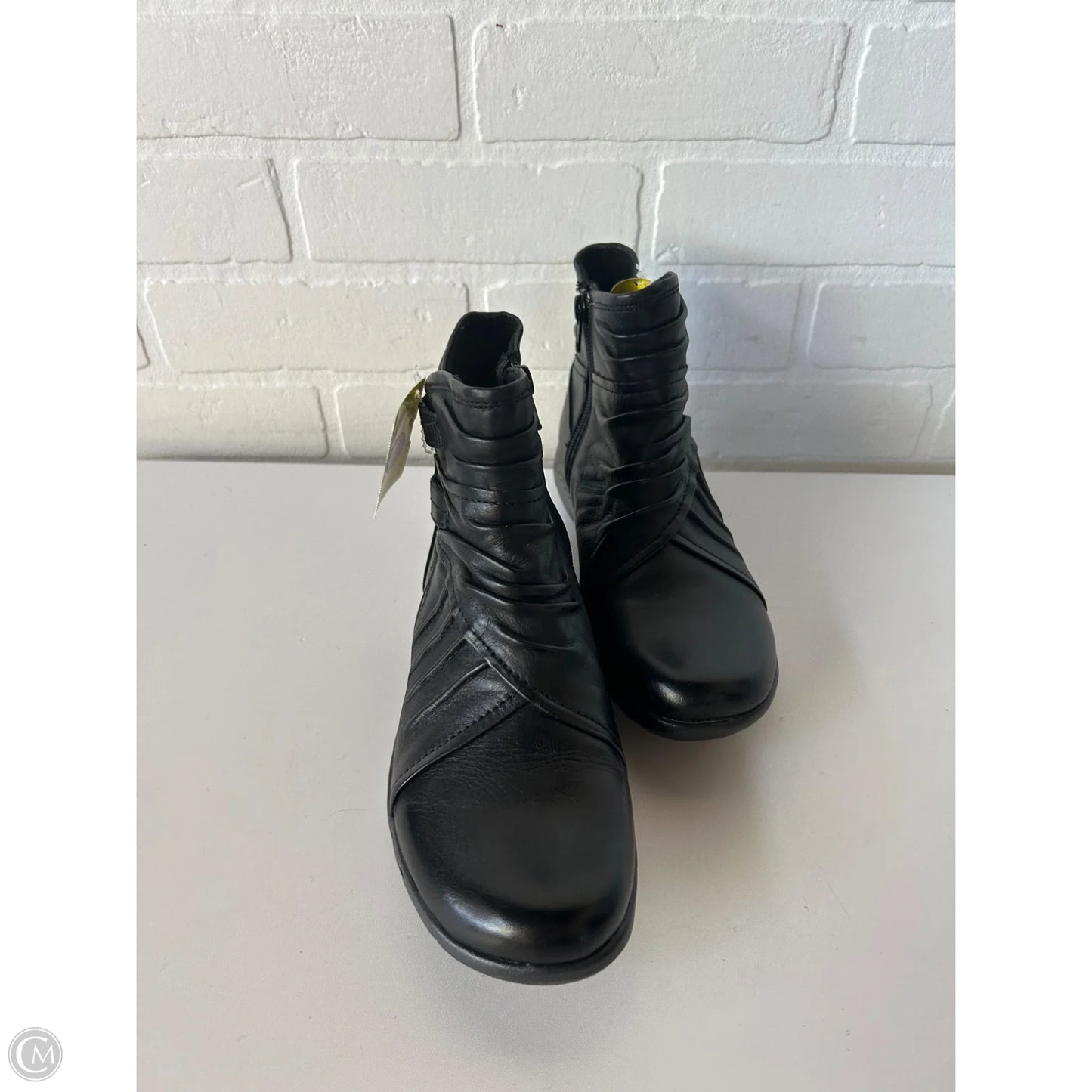 Boots Ankle Flats By Cobb Hill In Black, Size: 6