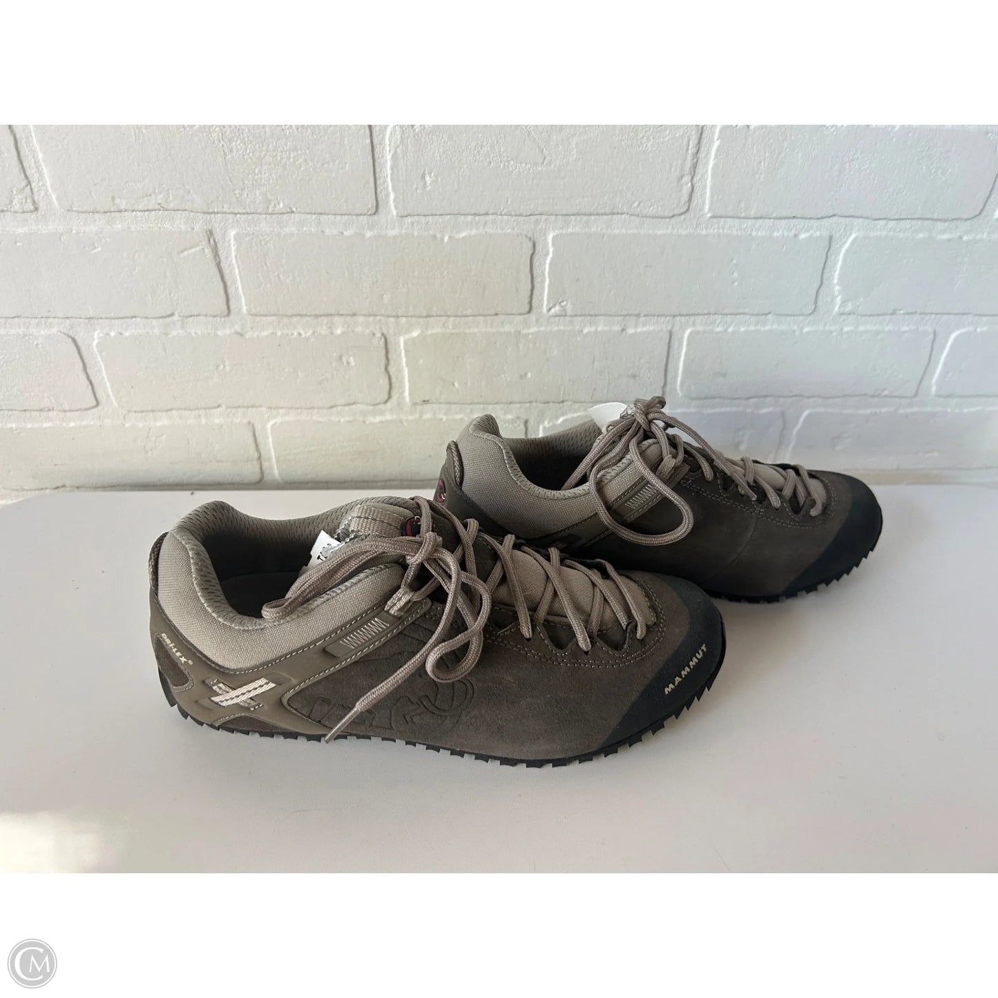 Shoes Hiking By Cmc In Tan, Size: 8.5