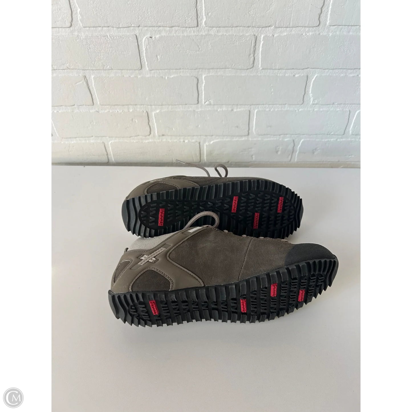 Shoes Hiking By Cmc In Tan, Size: 8.5