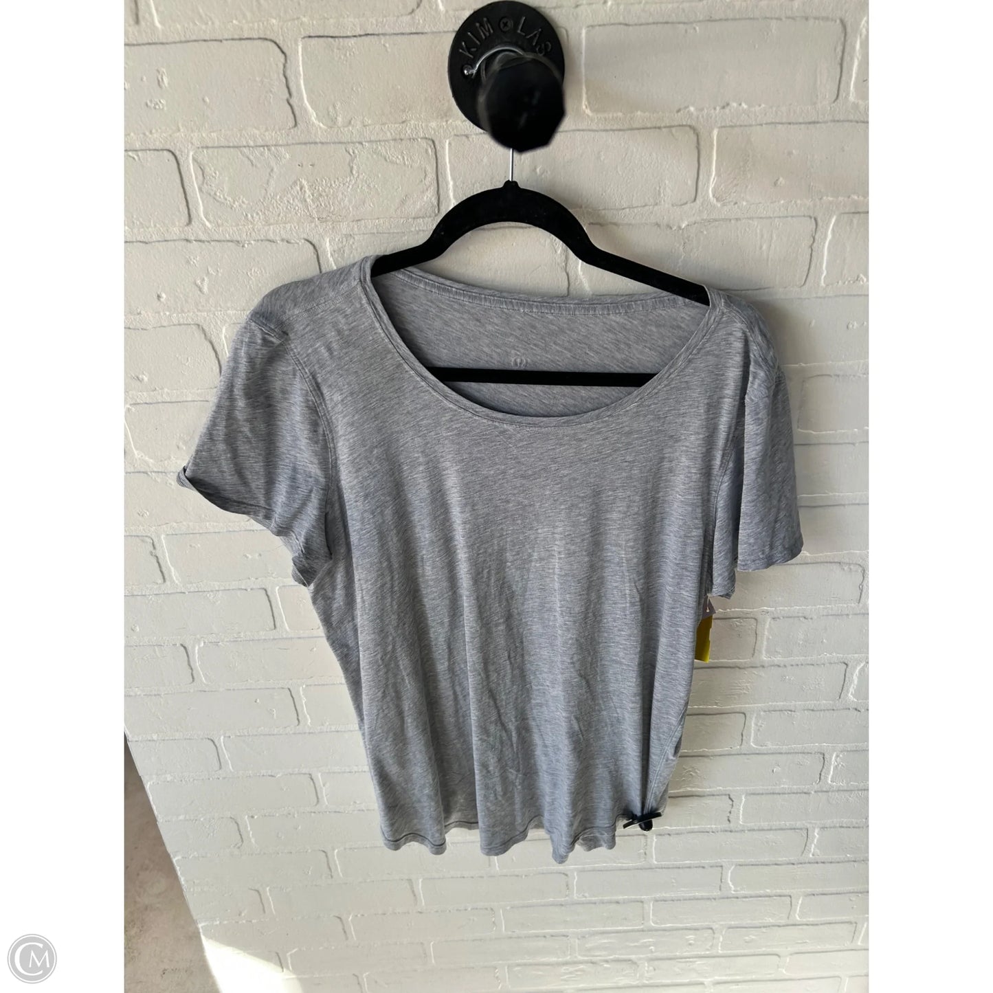Athletic Top Short Sleeve By Lululemon In Grey, Size: S
