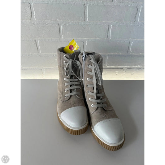 Boots Ankle Flats By Vaneli In Tan & White, Size: 7