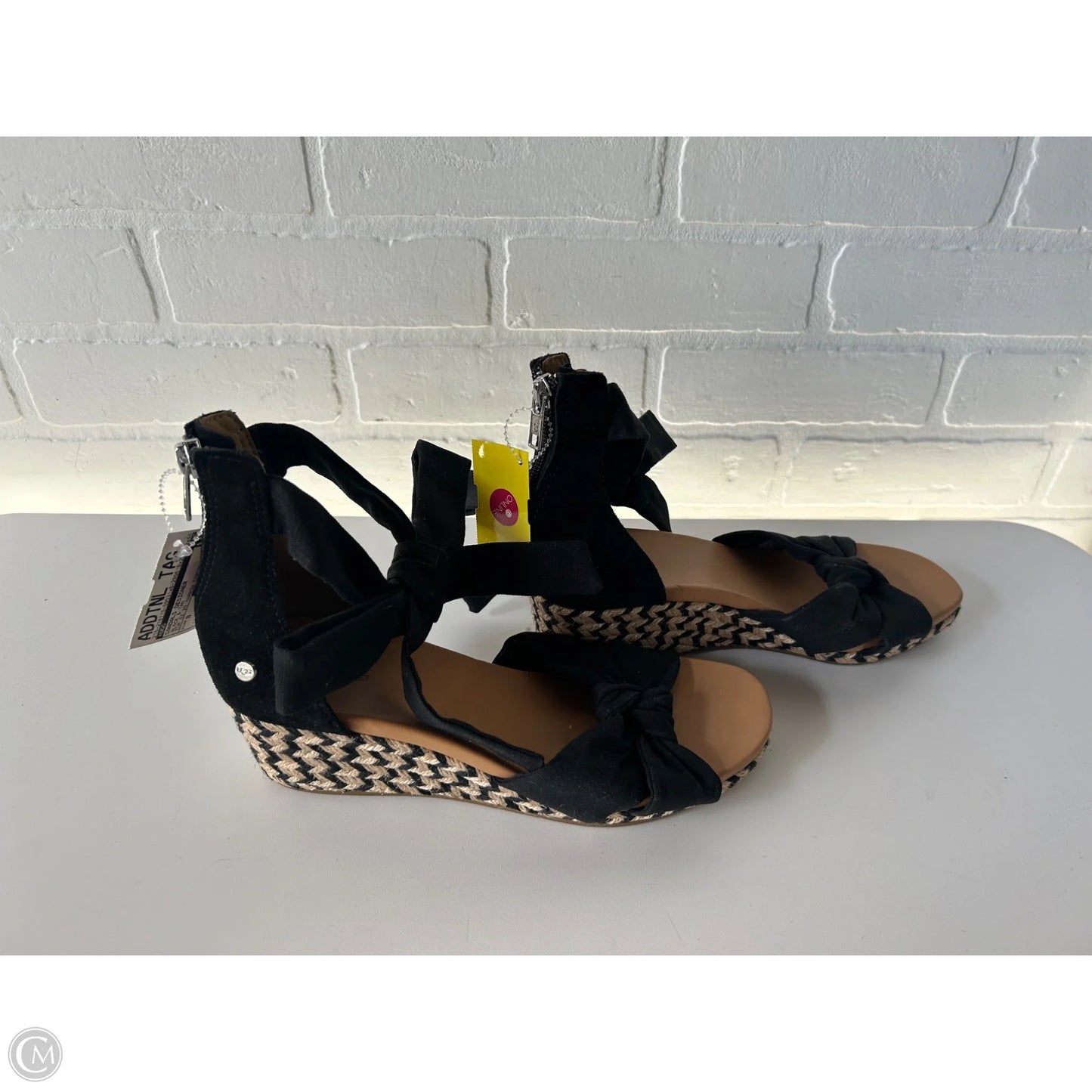 Sandals Designer By Ugg In Black & Tan, Size: 8