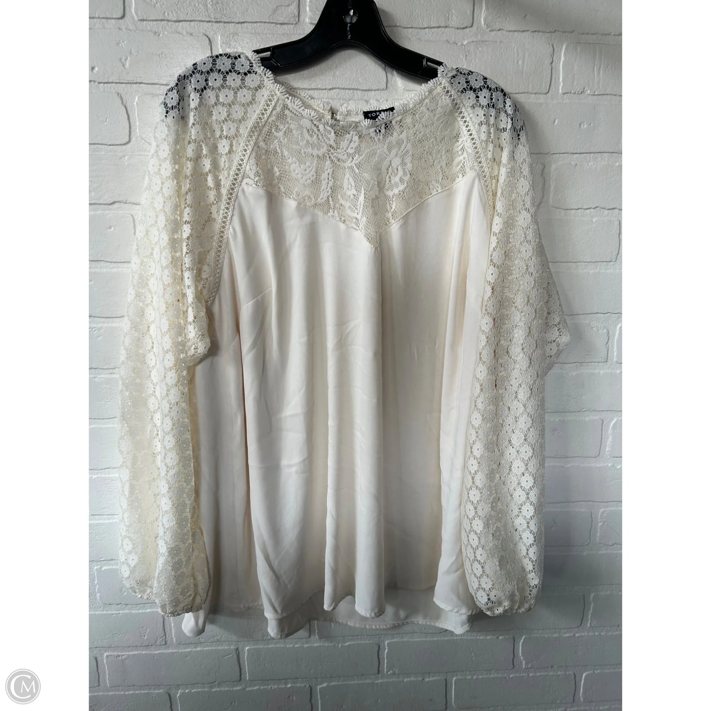 Top Long Sleeve By Torrid In Cream, Size: 1x