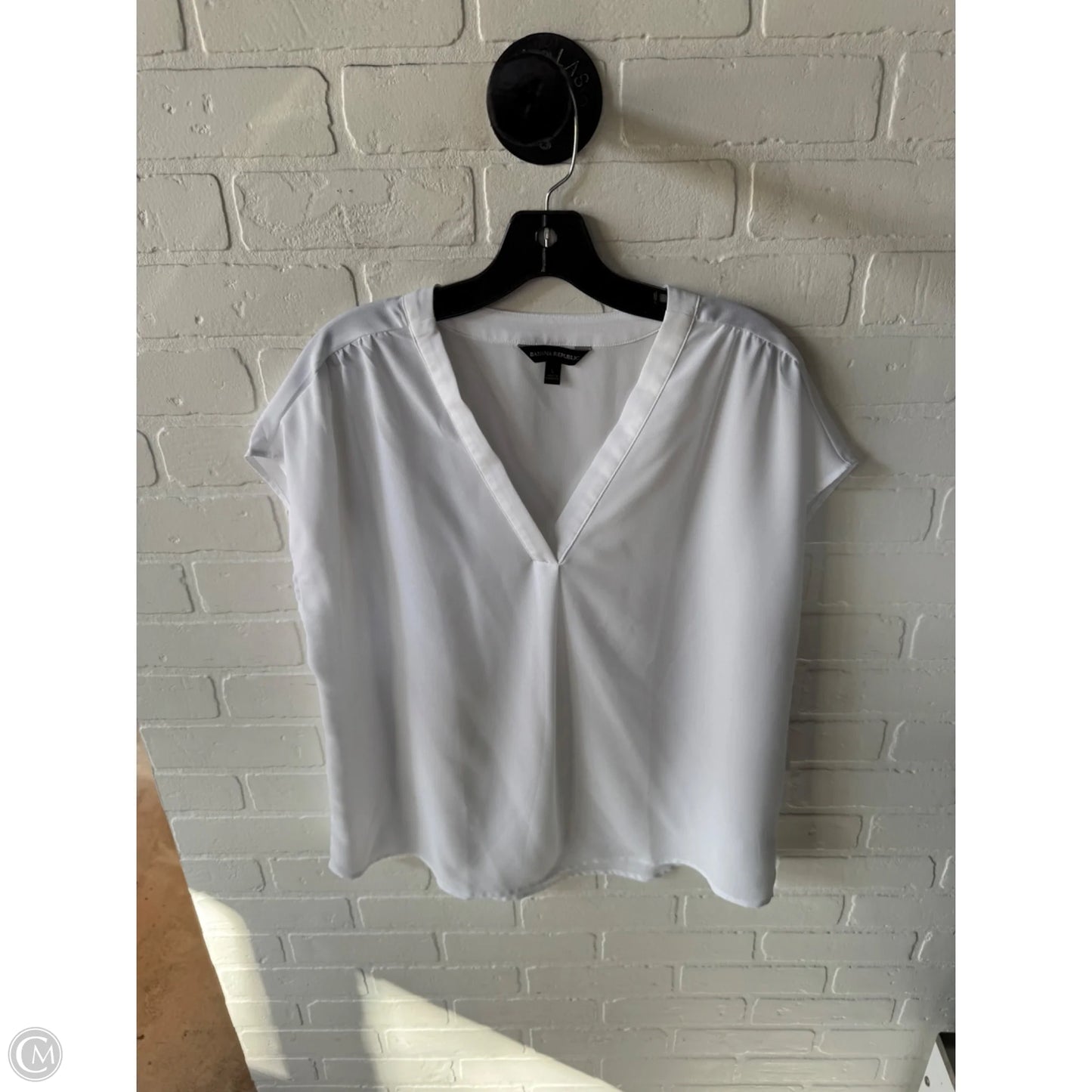 Top Short Sleeve By Banana Republic In White, Size: L
