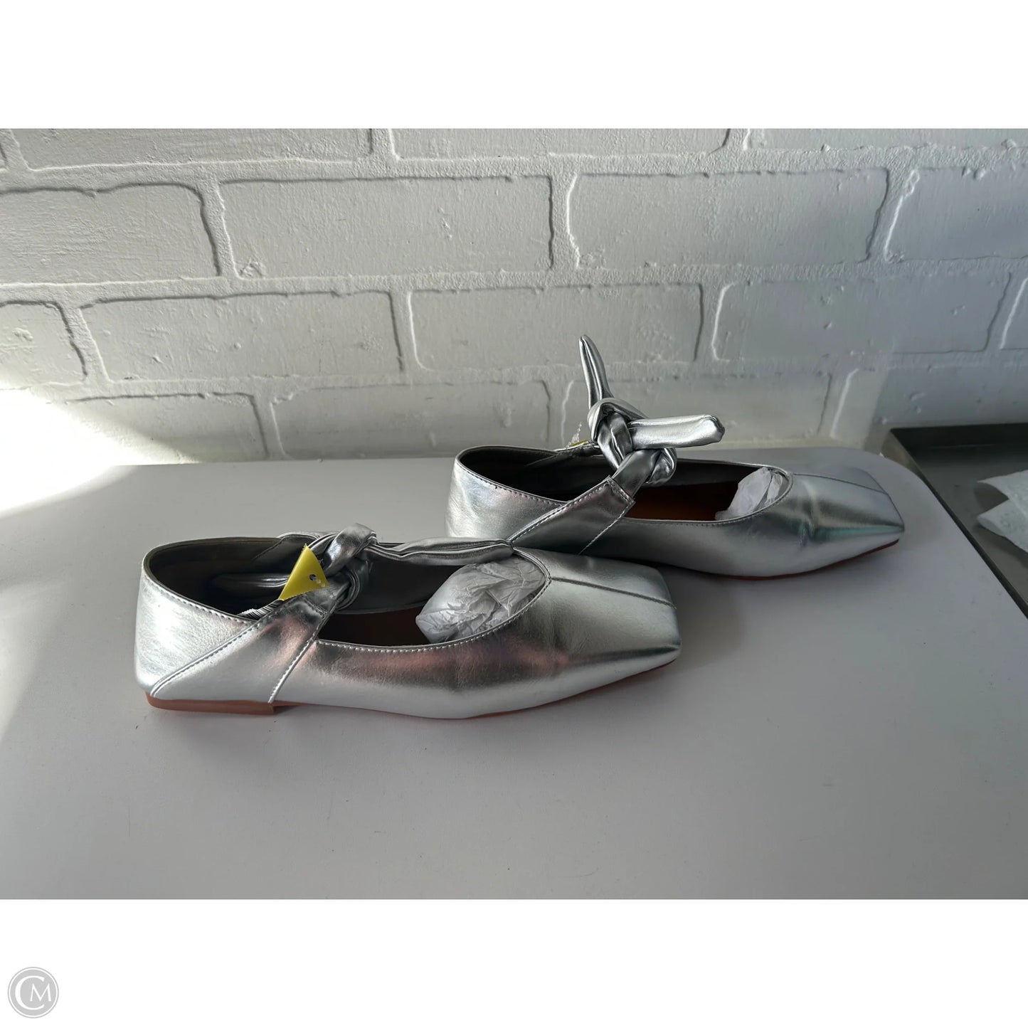 Shoes Flats By Clothes Mentor In Silver, Size: 6.5
